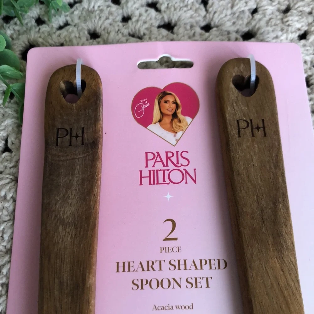 Paris Hilton Brown Heart-Shaped Wooden Spoon Set